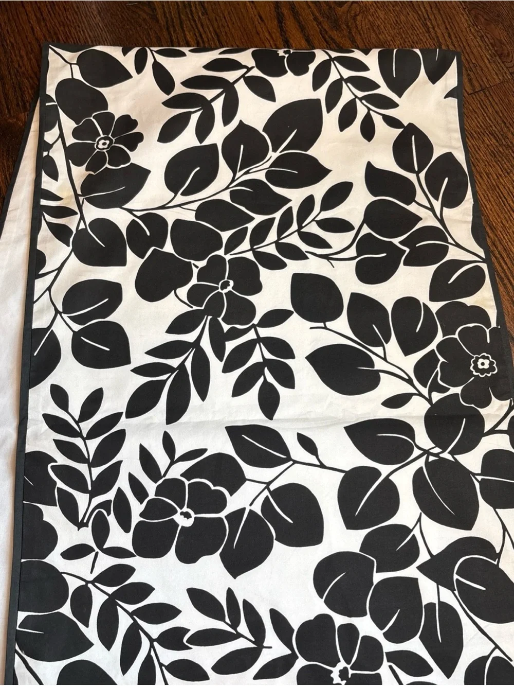Pottery Barn Black White Floral Leaf Table Runner 18x69.5 Cotton Botanical